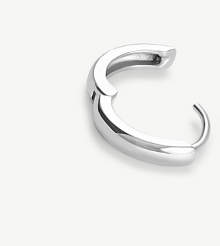 Huggie Earrings in White Gold, 8mm